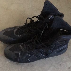 Brand new used once under armour football cleats